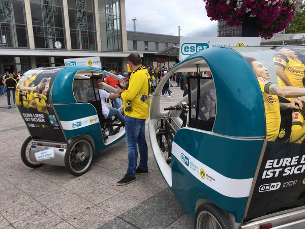 Spectators were transported from Dortmund's main train station to the stadium by ESET cycle rickshaws free of charge and completely CO2-free.